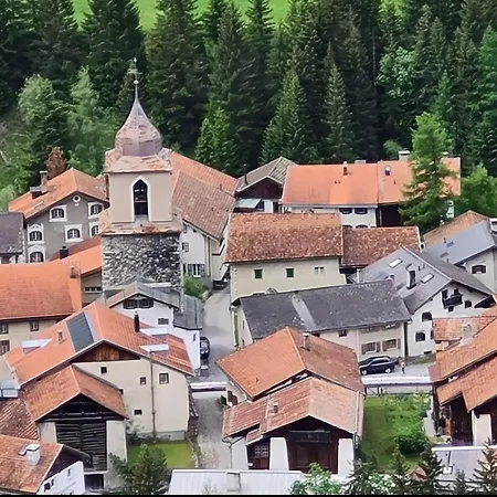 Apartamento 4 Stagiuns - Ferienwohnung In Bergün